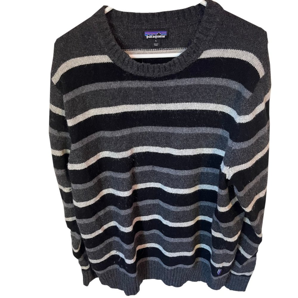 Patagonia Men's Large Crewneck Sweater Great Condition